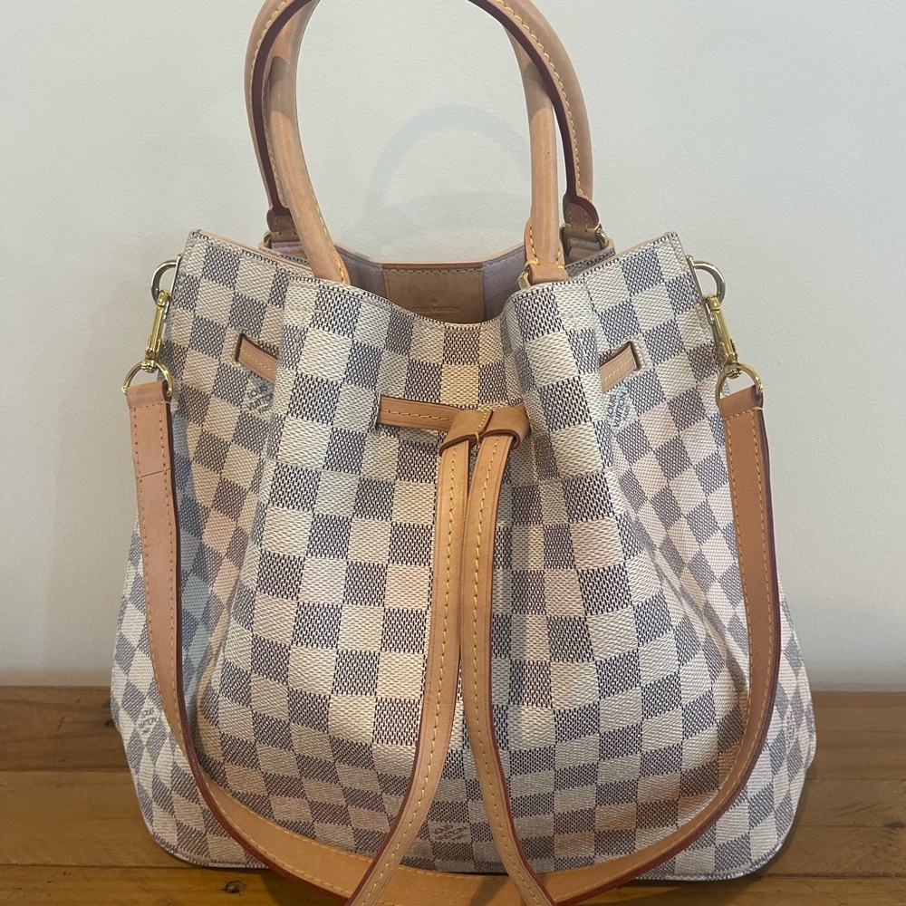 Authentic Louis Vuitton Girolata Bucket Bag